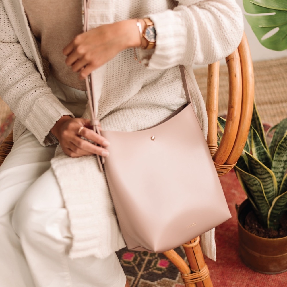 NWT Samara Modern Shoulder Bag Adjustable Strap Vegan Leather Soft Lavender Pink